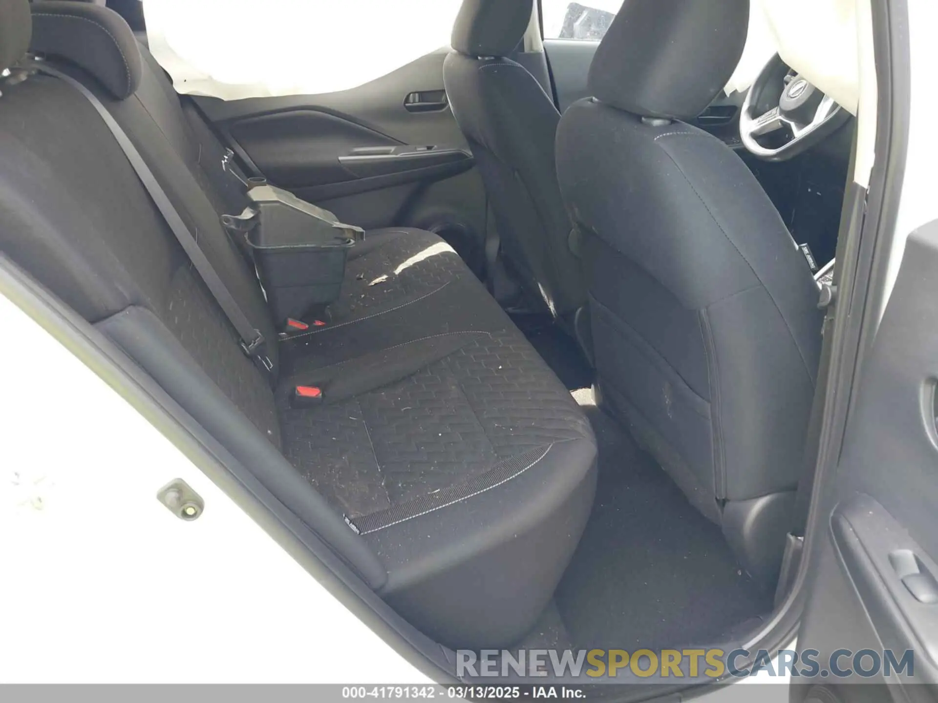 8 Photograph of a damaged car 3N1CP5BV5ML566388 NISSAN KICKS 2021