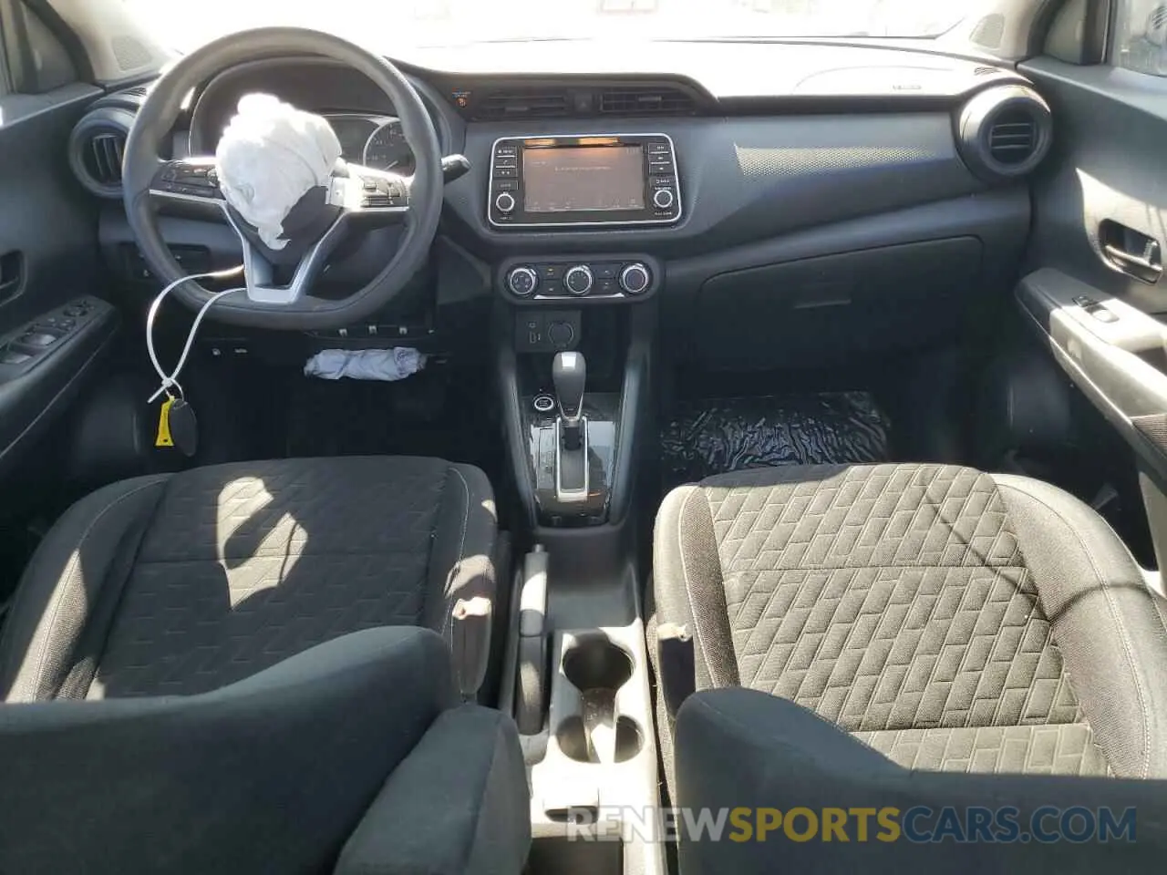 8 Photograph of a damaged car 3N1CP5BV6ML464470 NISSAN KICKS 2021