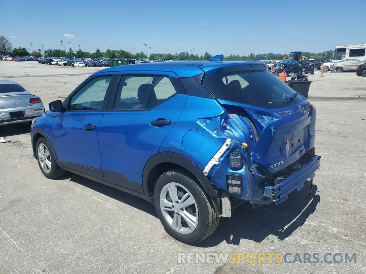 2 Photograph of a damaged car 3N1CP5BV6ML501520 NISSAN KICKS 2021