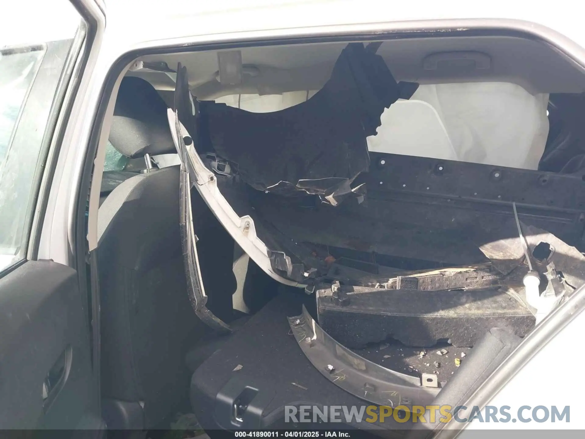 8 Photograph of a damaged car 3N1CP5BV6ML533447 NISSAN KICKS 2021