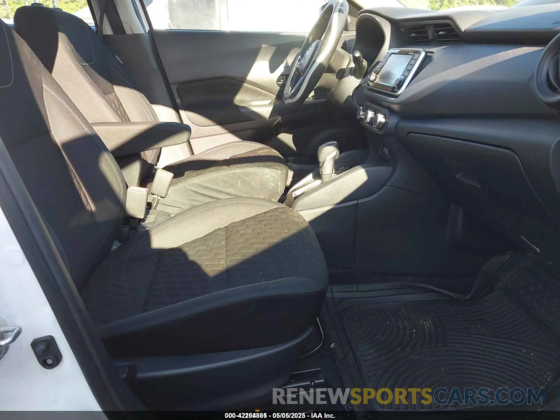 5 Photograph of a damaged car 3N1CP5BV8ML480122 NISSAN KICKS 2021
