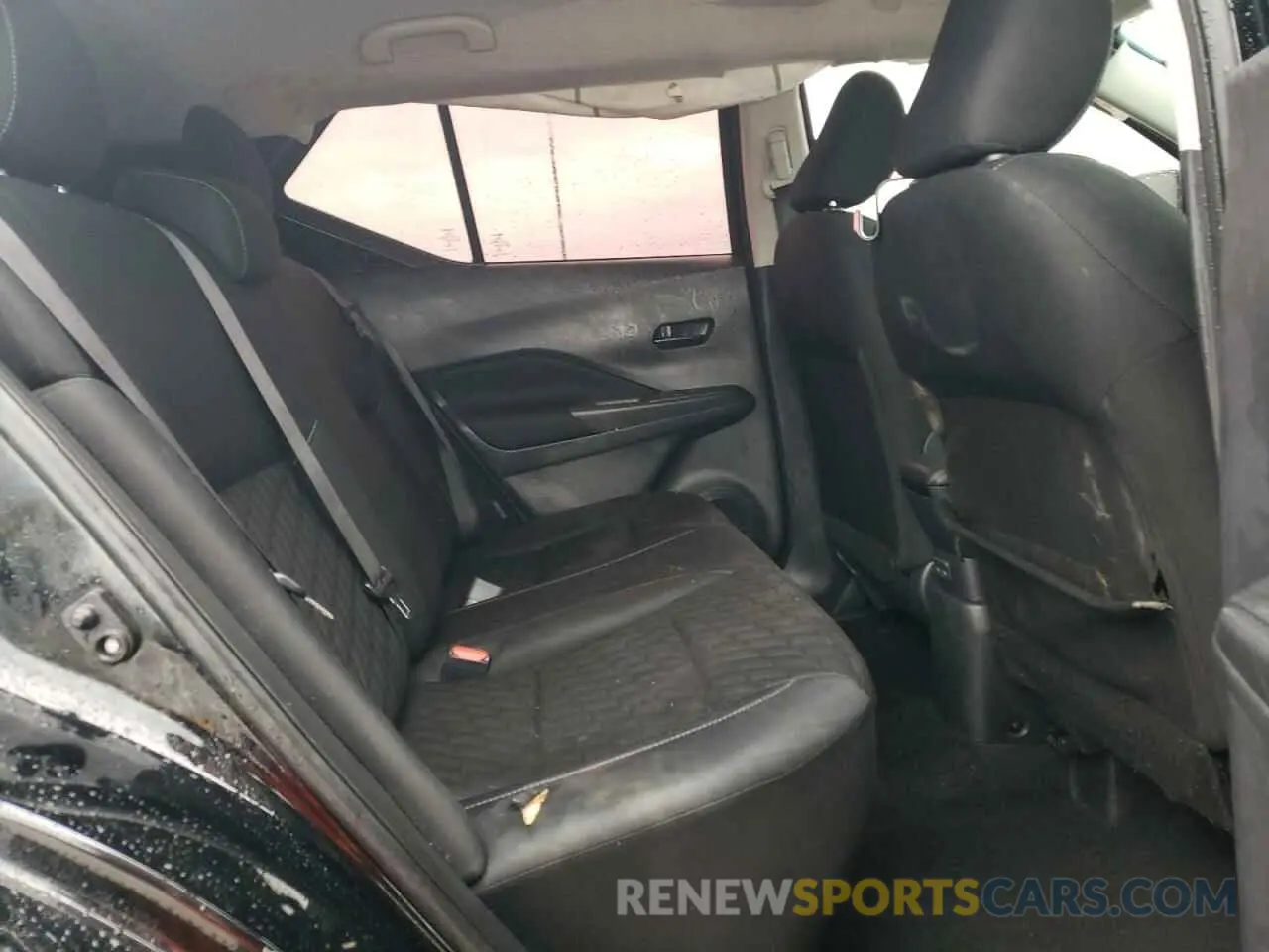 11 Photograph of a damaged car 3N1CP5BV8ML520246 NISSAN KICKS 2021