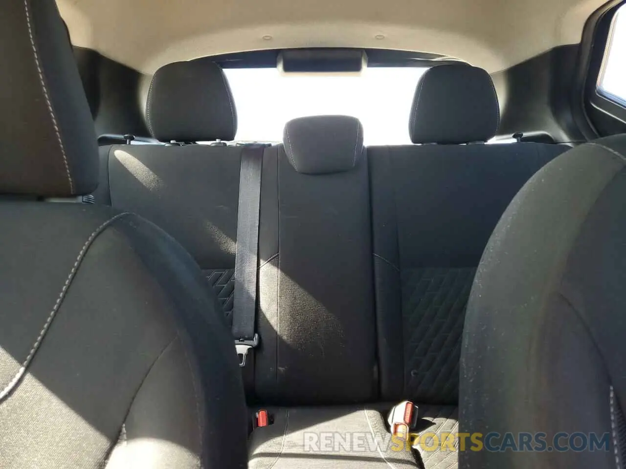 10 Photograph of a damaged car 3N1CP5BV8ML523079 NISSAN KICKS 2021