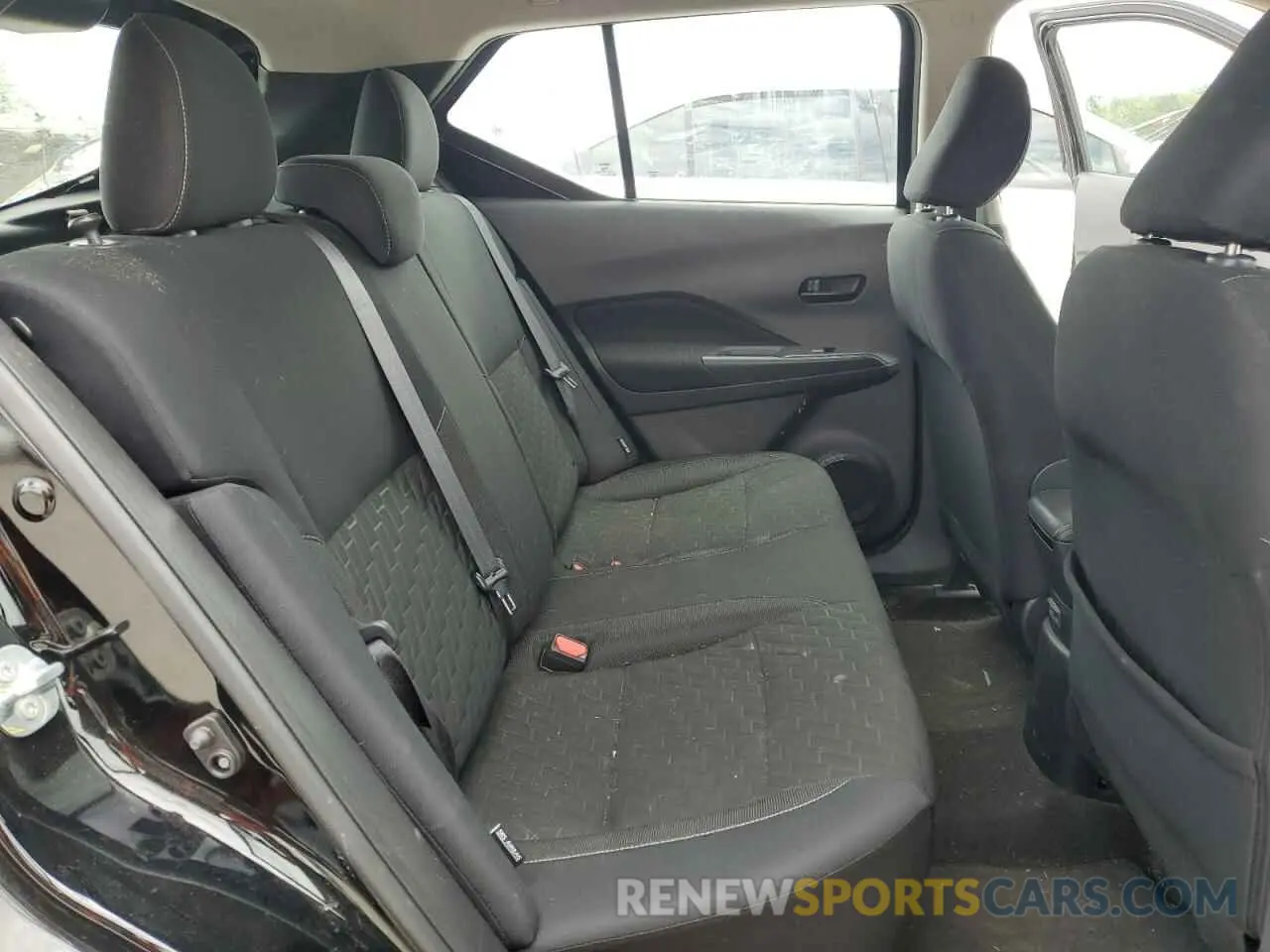 10 Photograph of a damaged car 3N1CP5BV8ML564957 NISSAN KICKS 2021