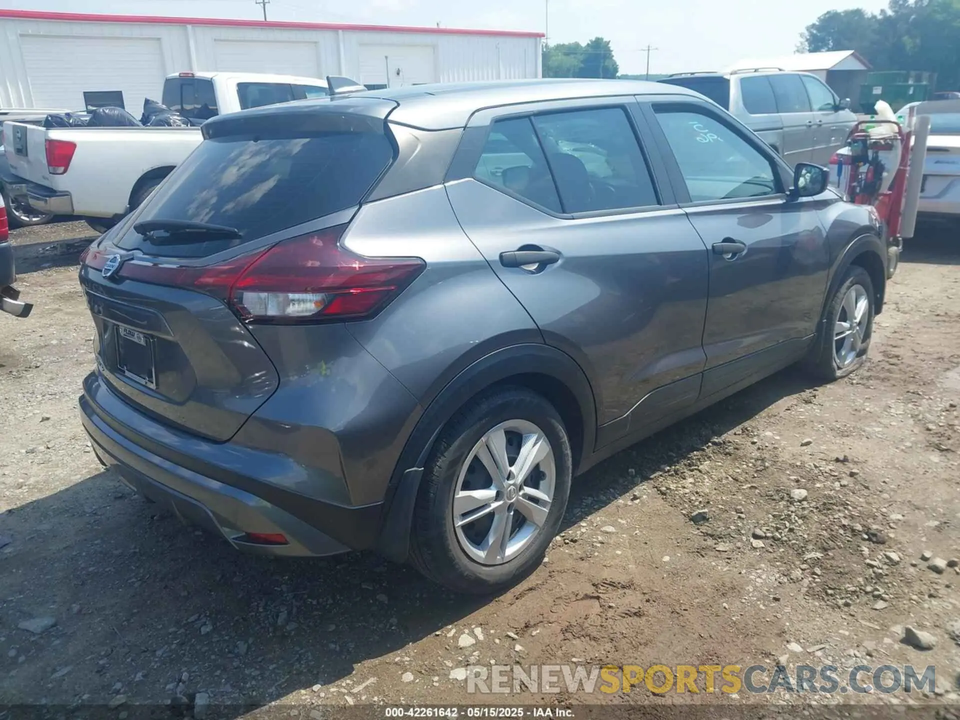 4 Photograph of a damaged car 3N1CP5BVXML484558 NISSAN KICKS 2021