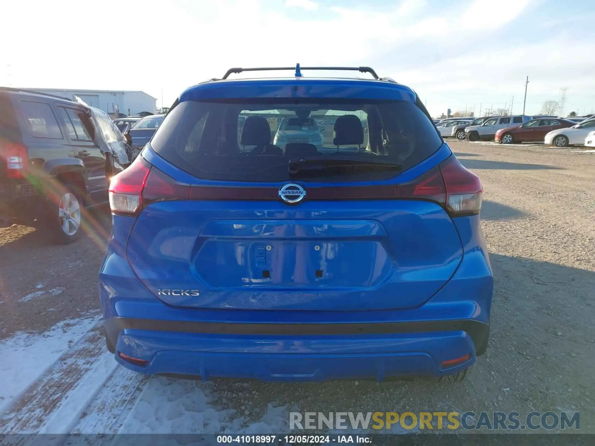 16 Photograph of a damaged car 3N1CP5BVXML566113 NISSAN KICKS 2021