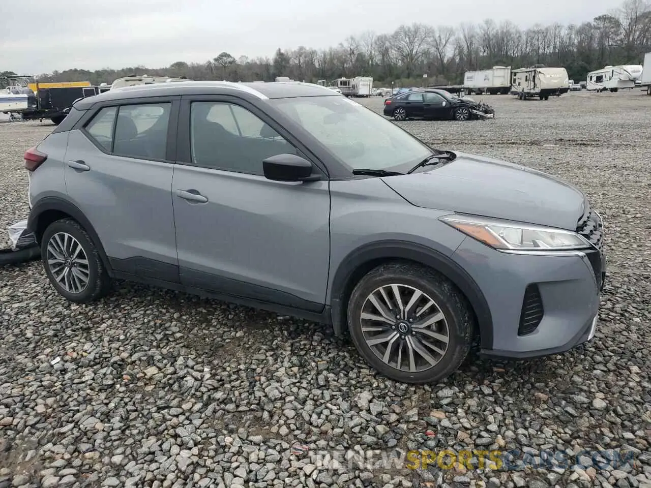 4 Photograph of a damaged car 3N1CP5CV0ML470067 NISSAN KICKS 2021