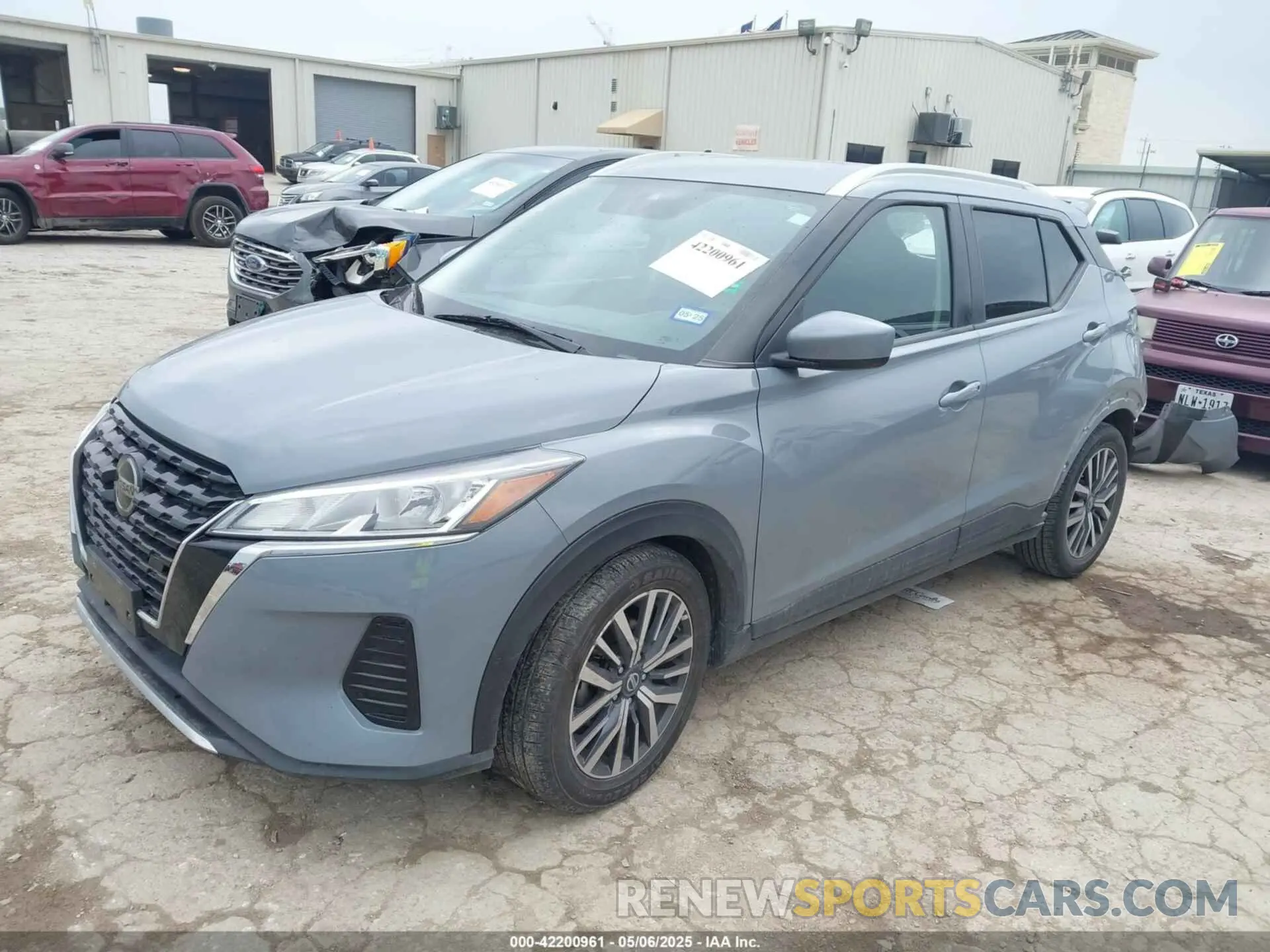 2 Photograph of a damaged car 3N1CP5CV0ML533037 NISSAN KICKS 2021