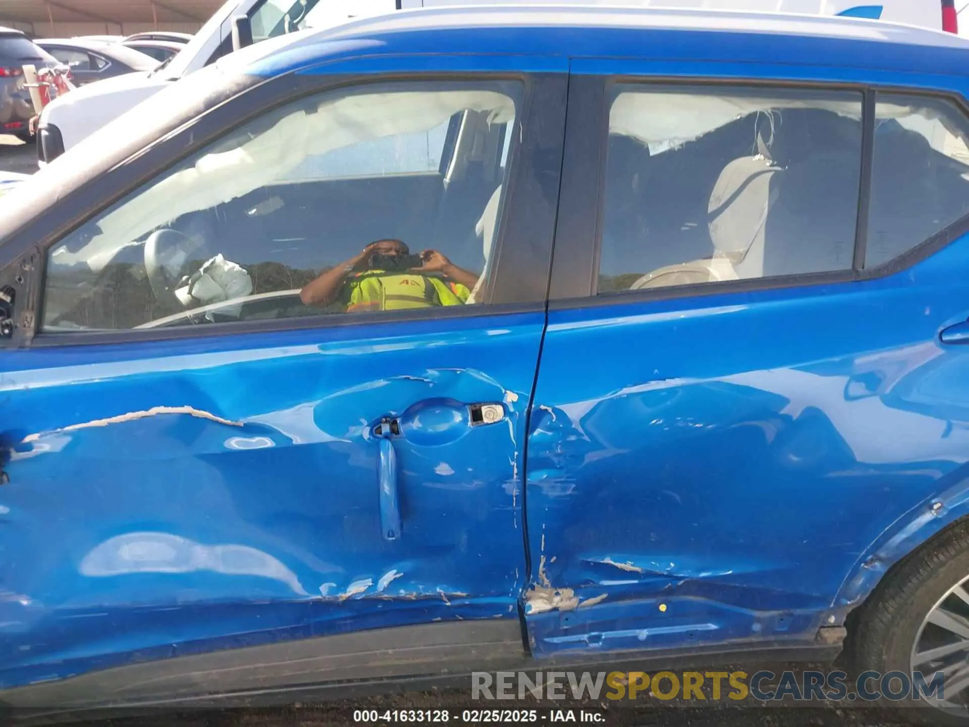 14 Photograph of a damaged car 3N1CP5CV1ML494202 NISSAN KICKS 2021