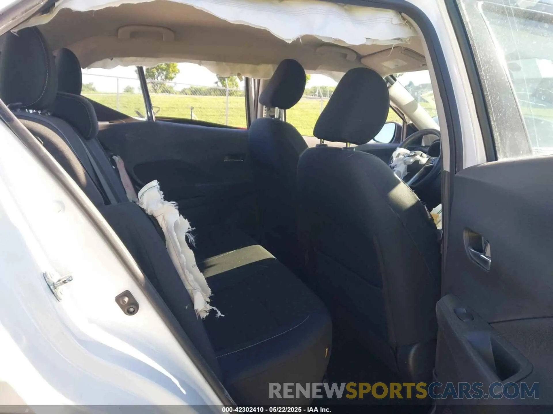 8 Photograph of a damaged car 3N1CP5CV1ML504436 NISSAN KICKS 2021