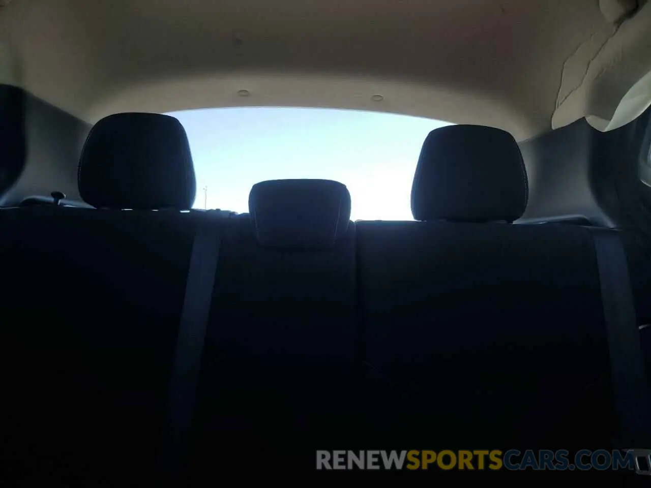 10 Photograph of a damaged car 3N1CP5CV1ML527196 NISSAN KICKS 2021