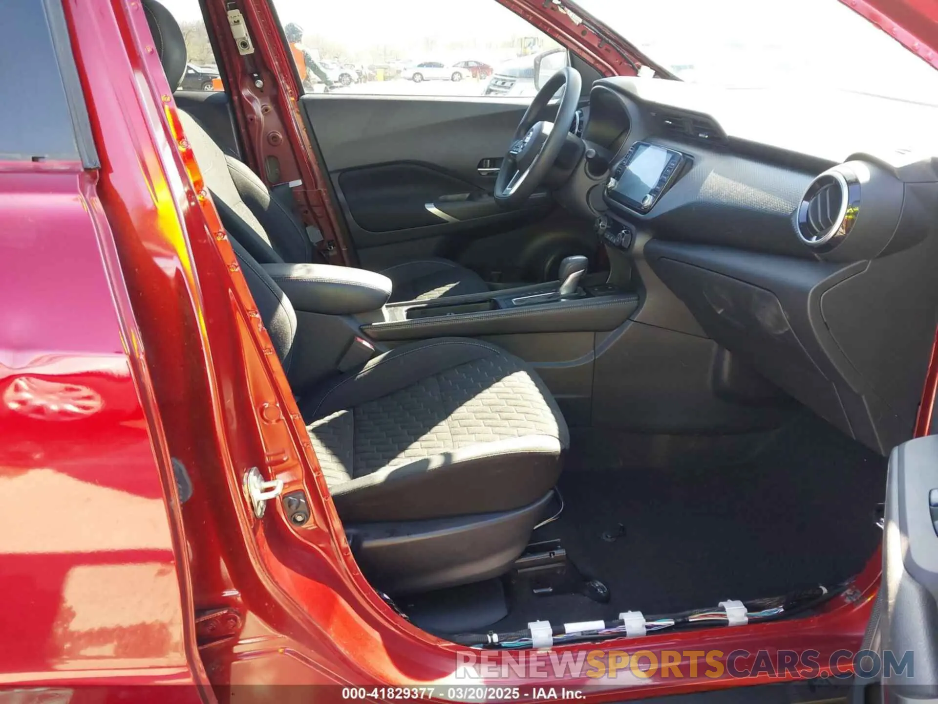 5 Photograph of a damaged car 3N1CP5CV1ML535573 NISSAN KICKS 2021