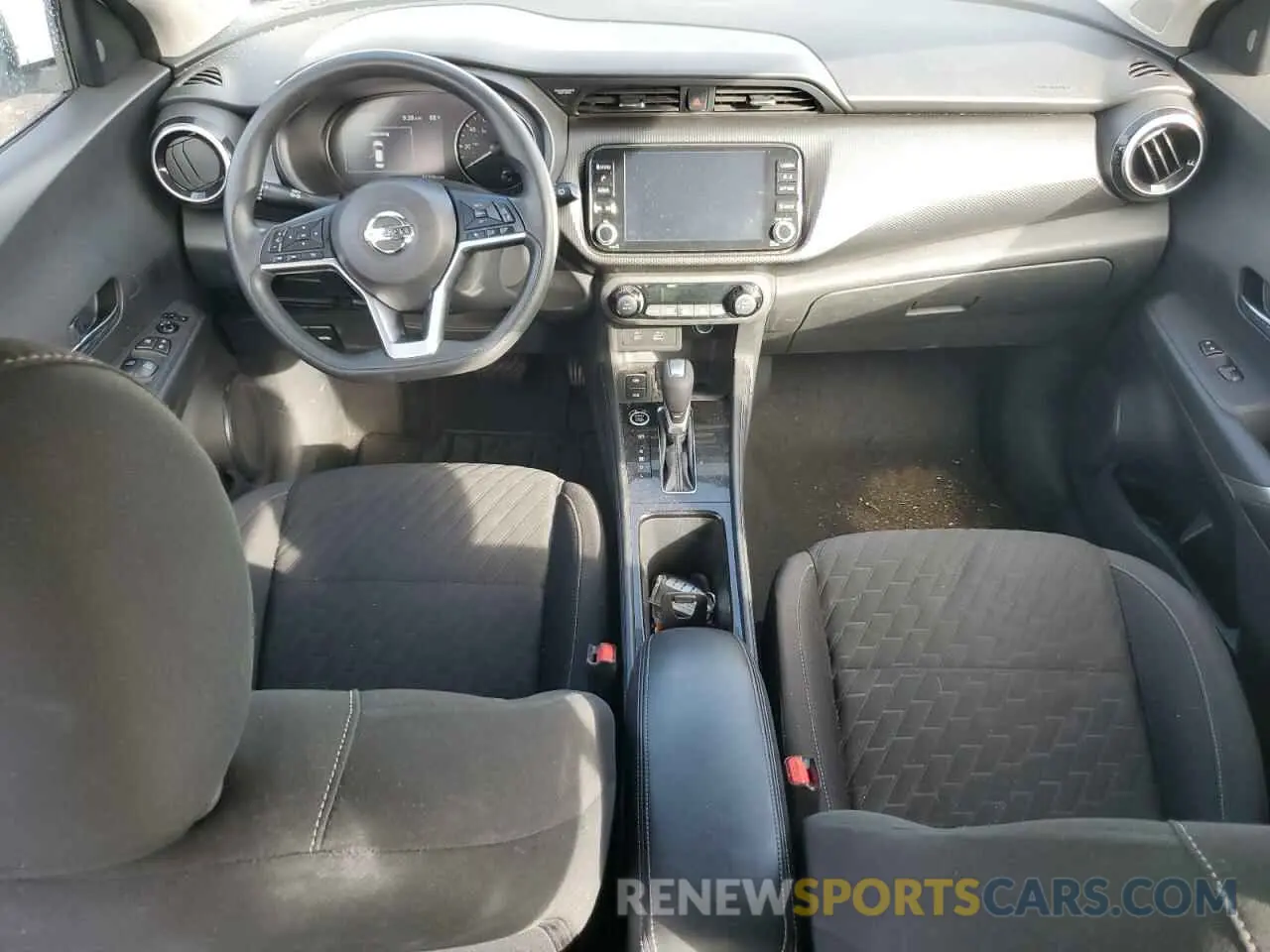 8 Photograph of a damaged car 3N1CP5CV3ML537468 NISSAN KICKS 2021