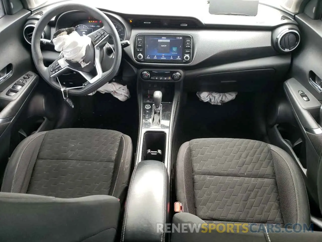 8 Photograph of a damaged car 3N1CP5CV4ML505080 NISSAN KICKS 2021