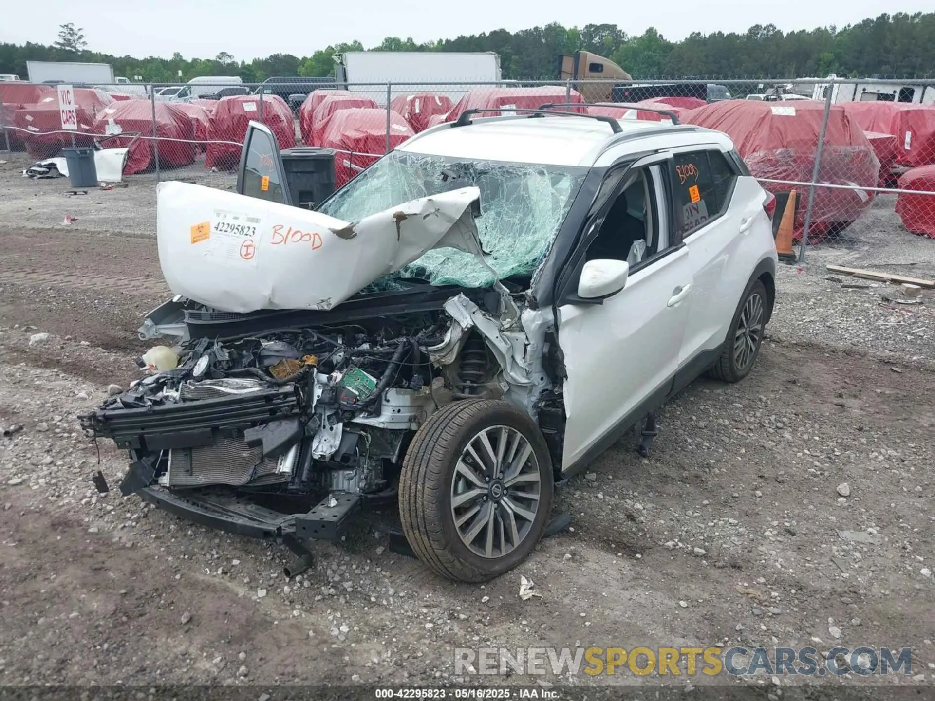 2 Photograph of a damaged car 3N1CP5CV4ML557339 NISSAN KICKS 2021