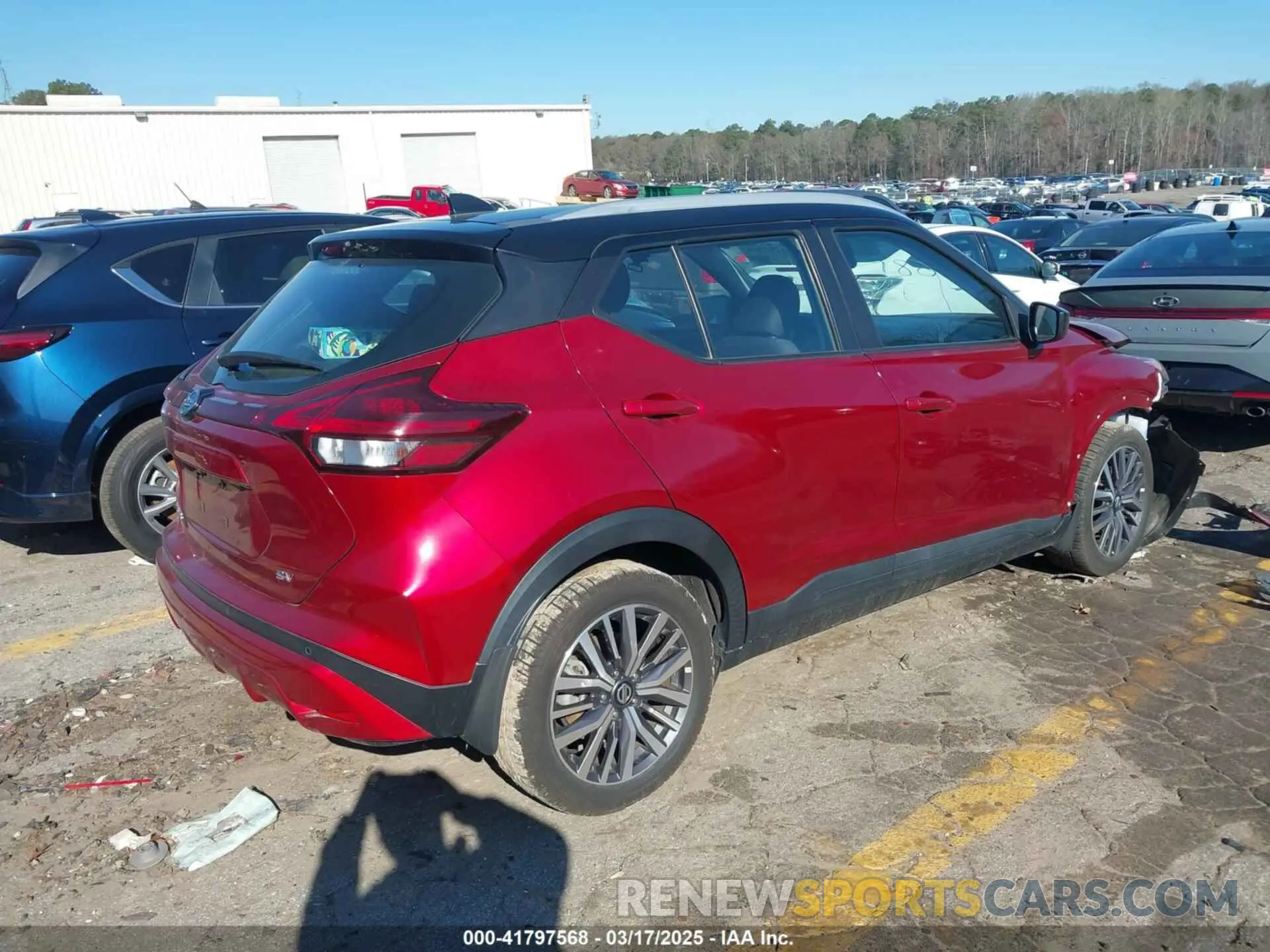 4 Photograph of a damaged car 3N1CP5CV5ML487768 NISSAN KICKS 2021