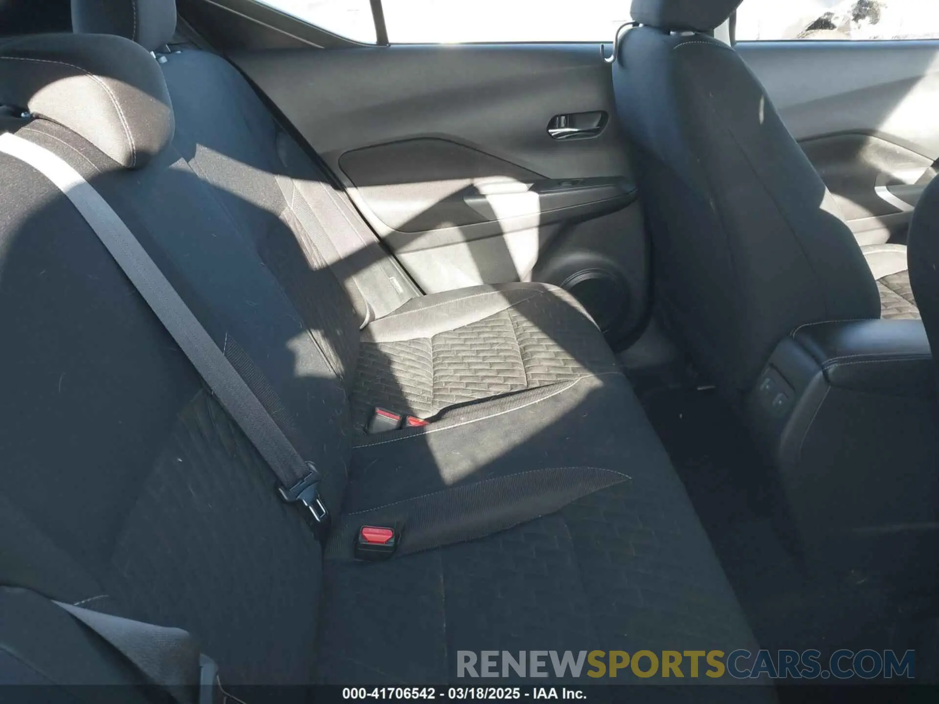 8 Photograph of a damaged car 3N1CP5CV5ML489794 NISSAN KICKS 2021