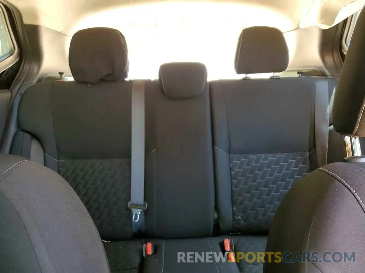 10 Photograph of a damaged car 3N1CP5CV5ML492629 NISSAN KICKS 2021
