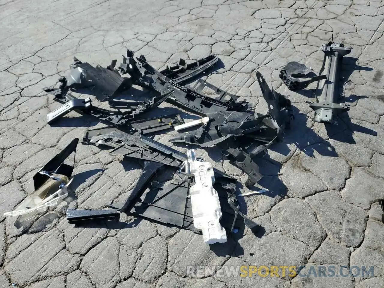 15 Photograph of a damaged car 3N1CP5CV5ML501734 NISSAN KICKS 2021