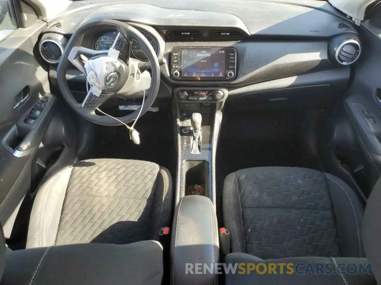 8 Photograph of a damaged car 3N1CP5CV5ML501734 NISSAN KICKS 2021