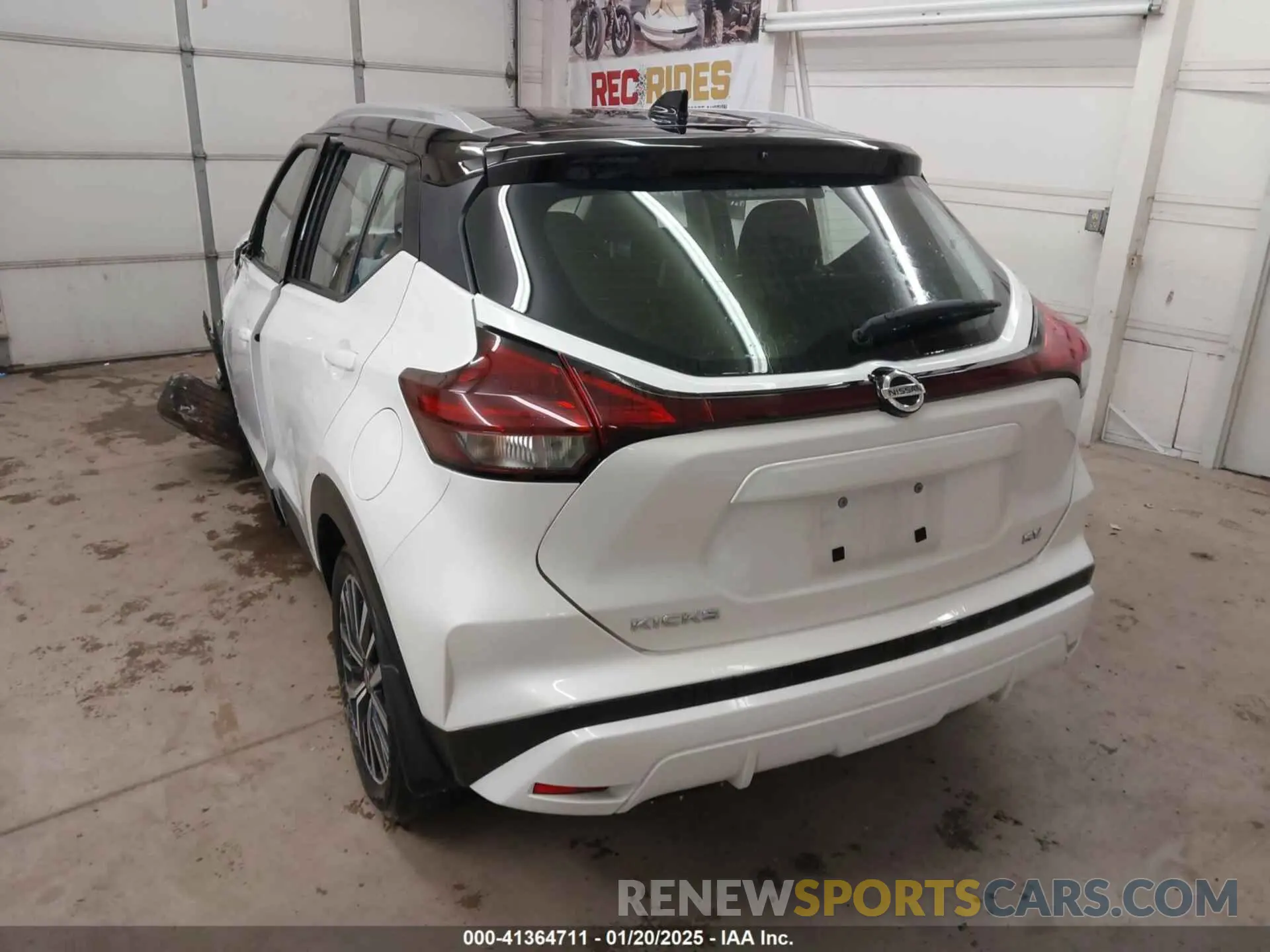 3 Photograph of a damaged car 3N1CP5CV5ML537388 NISSAN KICKS 2021