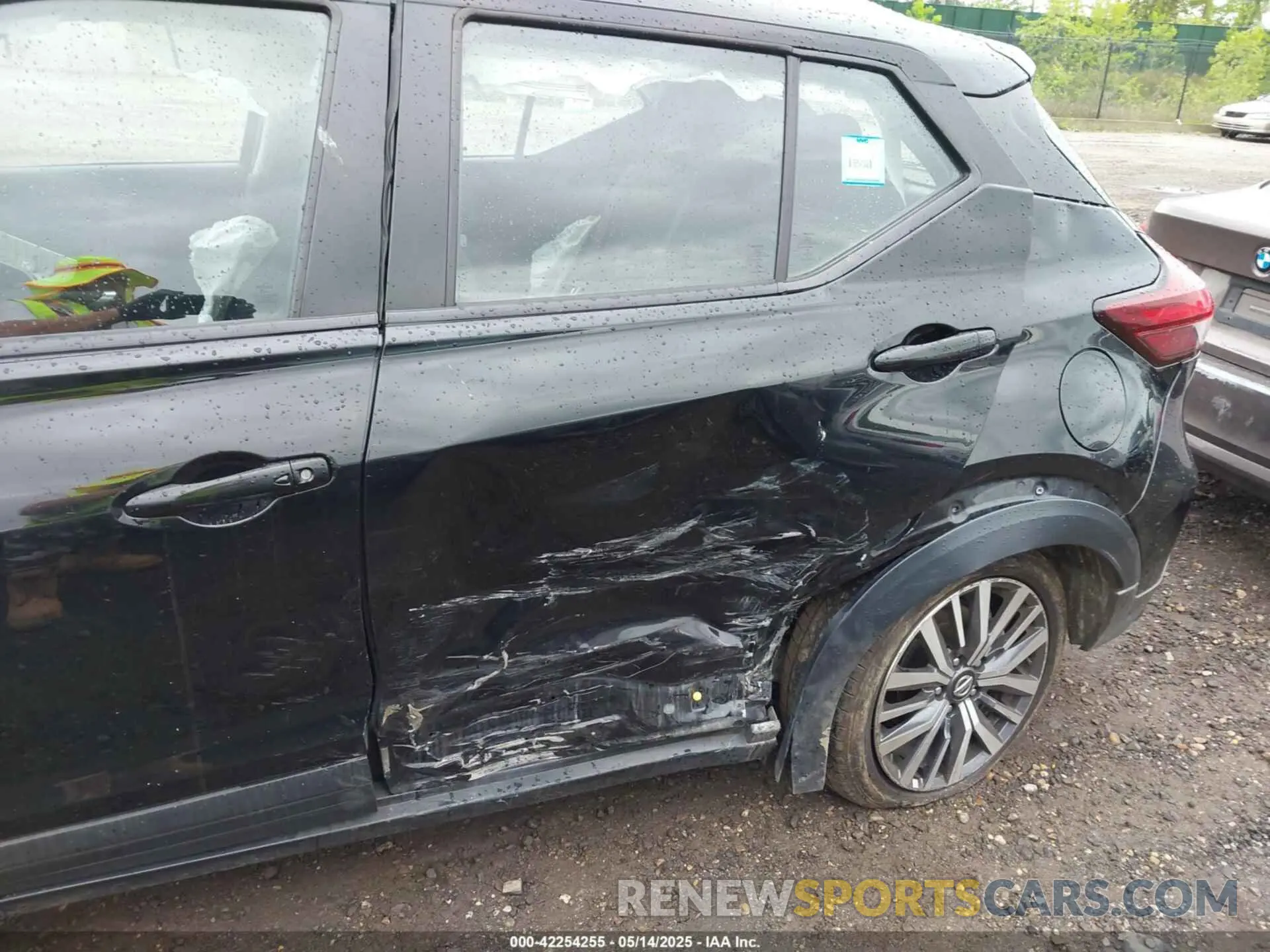6 Photograph of a damaged car 3N1CP5CV6ML466864 NISSAN KICKS 2021