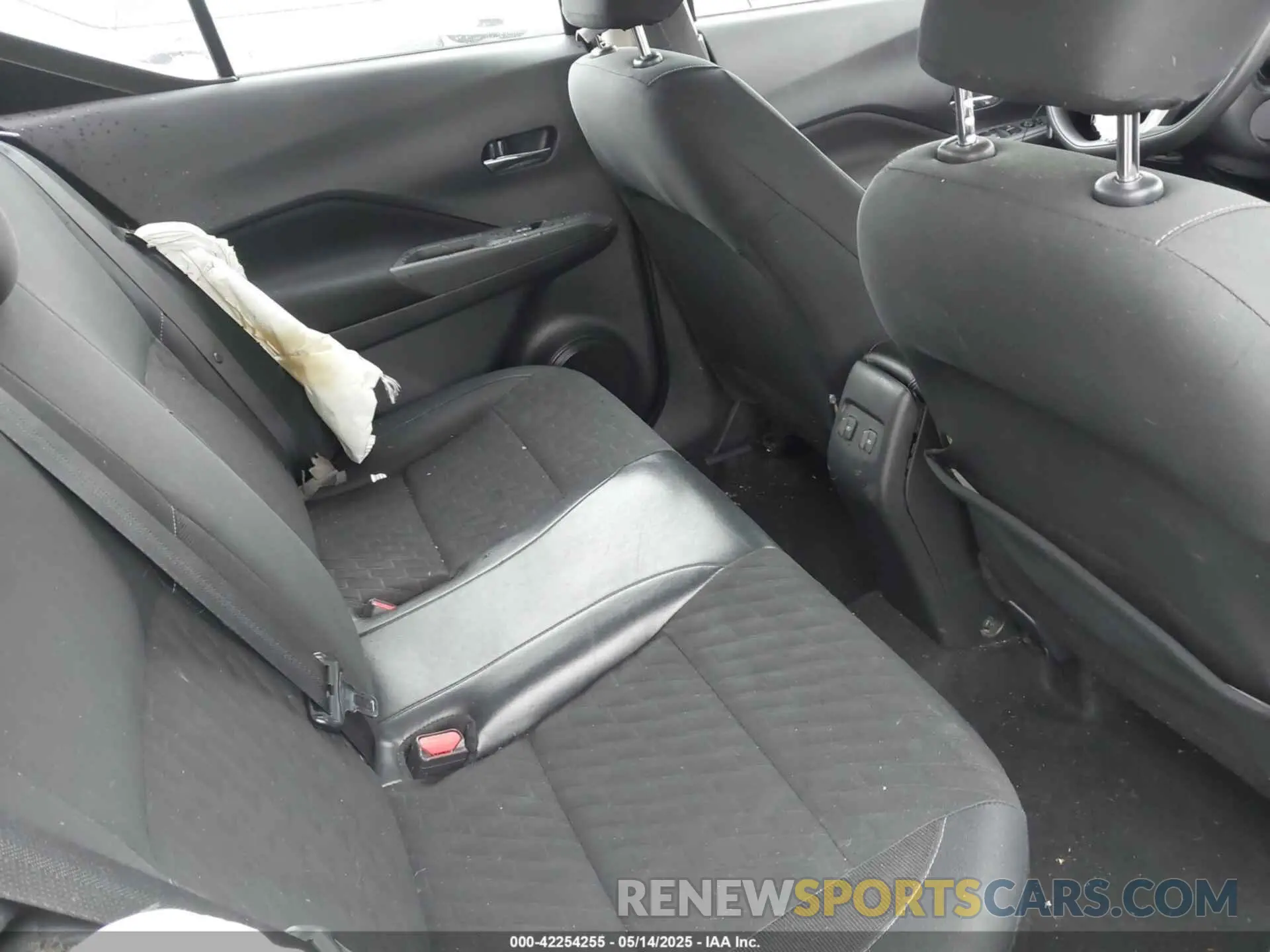 8 Photograph of a damaged car 3N1CP5CV6ML466864 NISSAN KICKS 2021