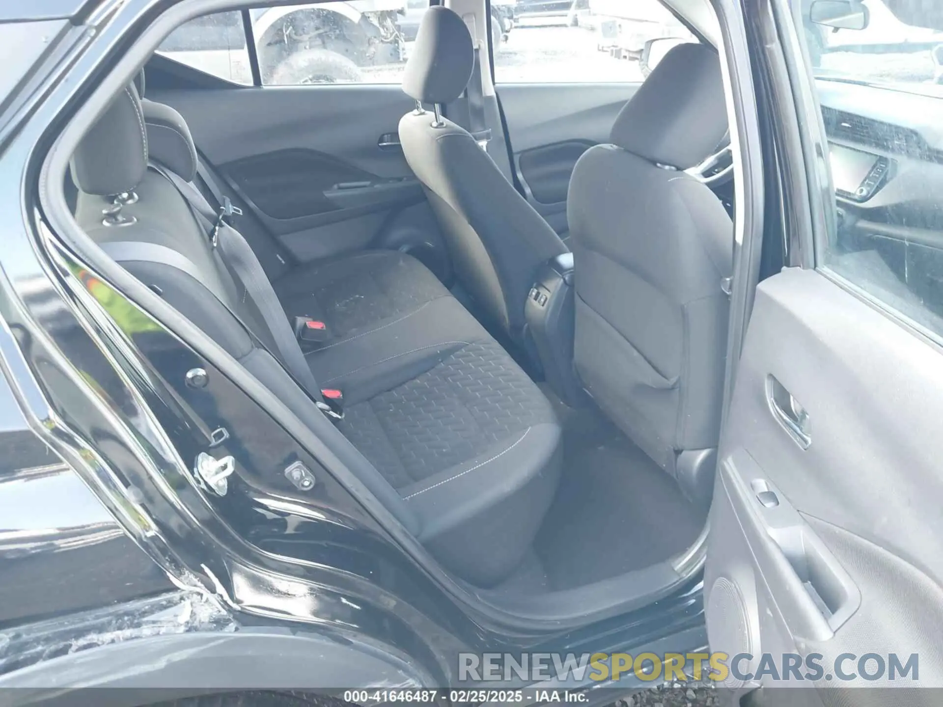 8 Photograph of a damaged car 3N1CP5CV6ML505923 NISSAN KICKS 2021