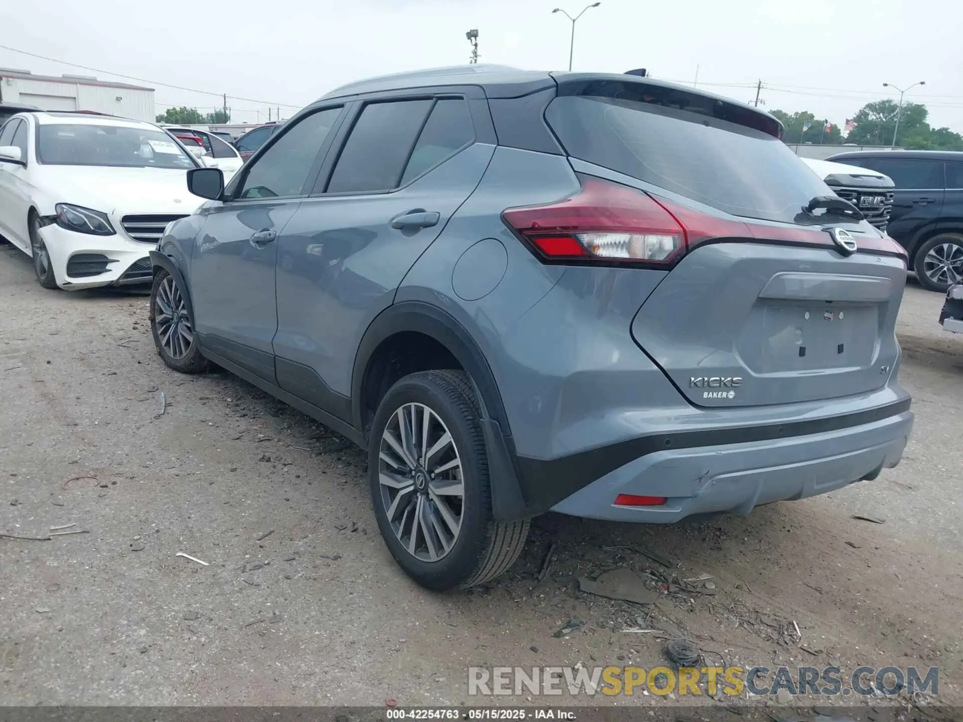 3 Фотография поврежденного автомобиля 3N1CP5CV7ML555388 NISSAN KICKS 2021