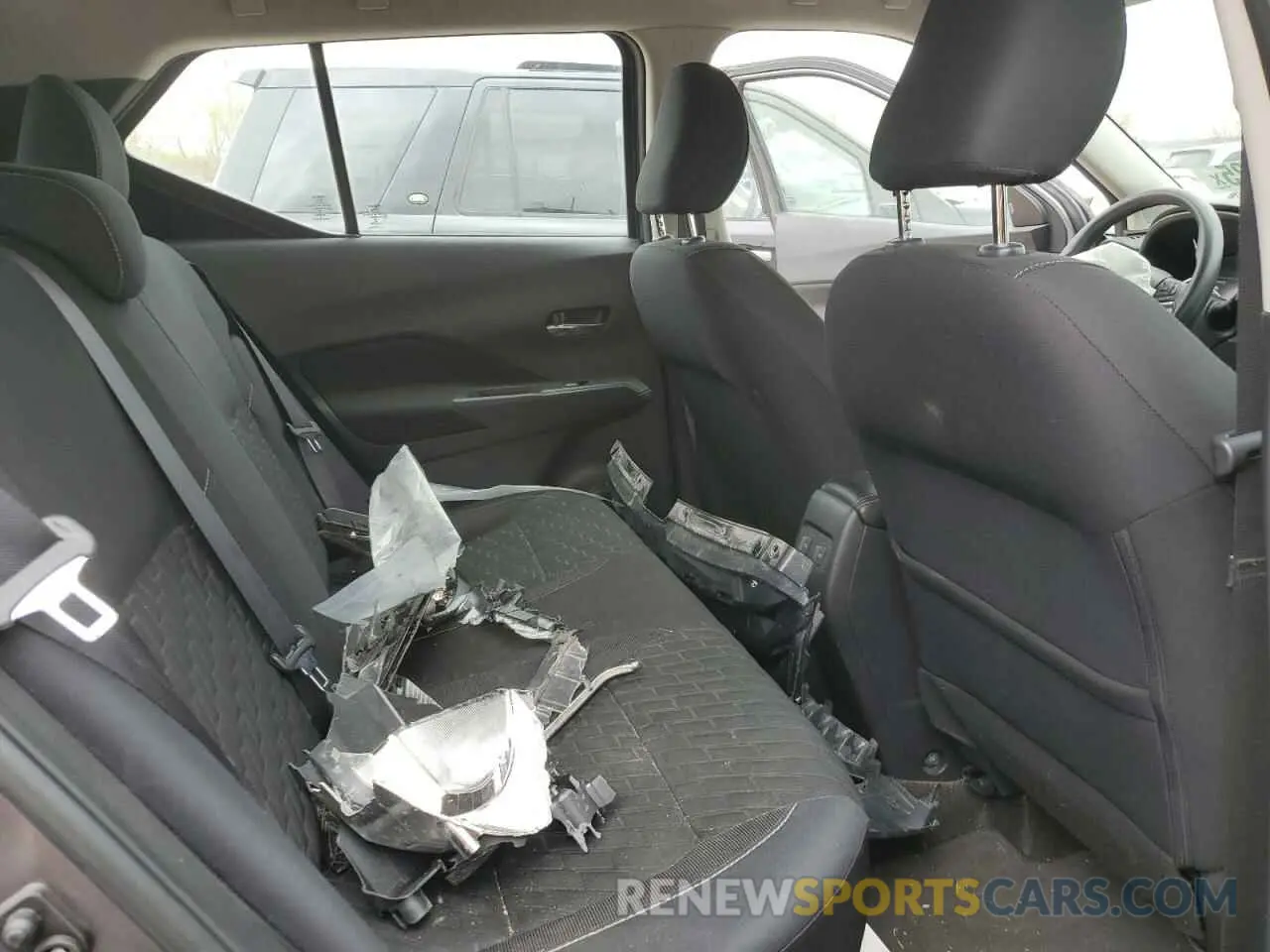 11 Photograph of a damaged car 3N1CP5CV8ML469717 NISSAN KICKS 2021