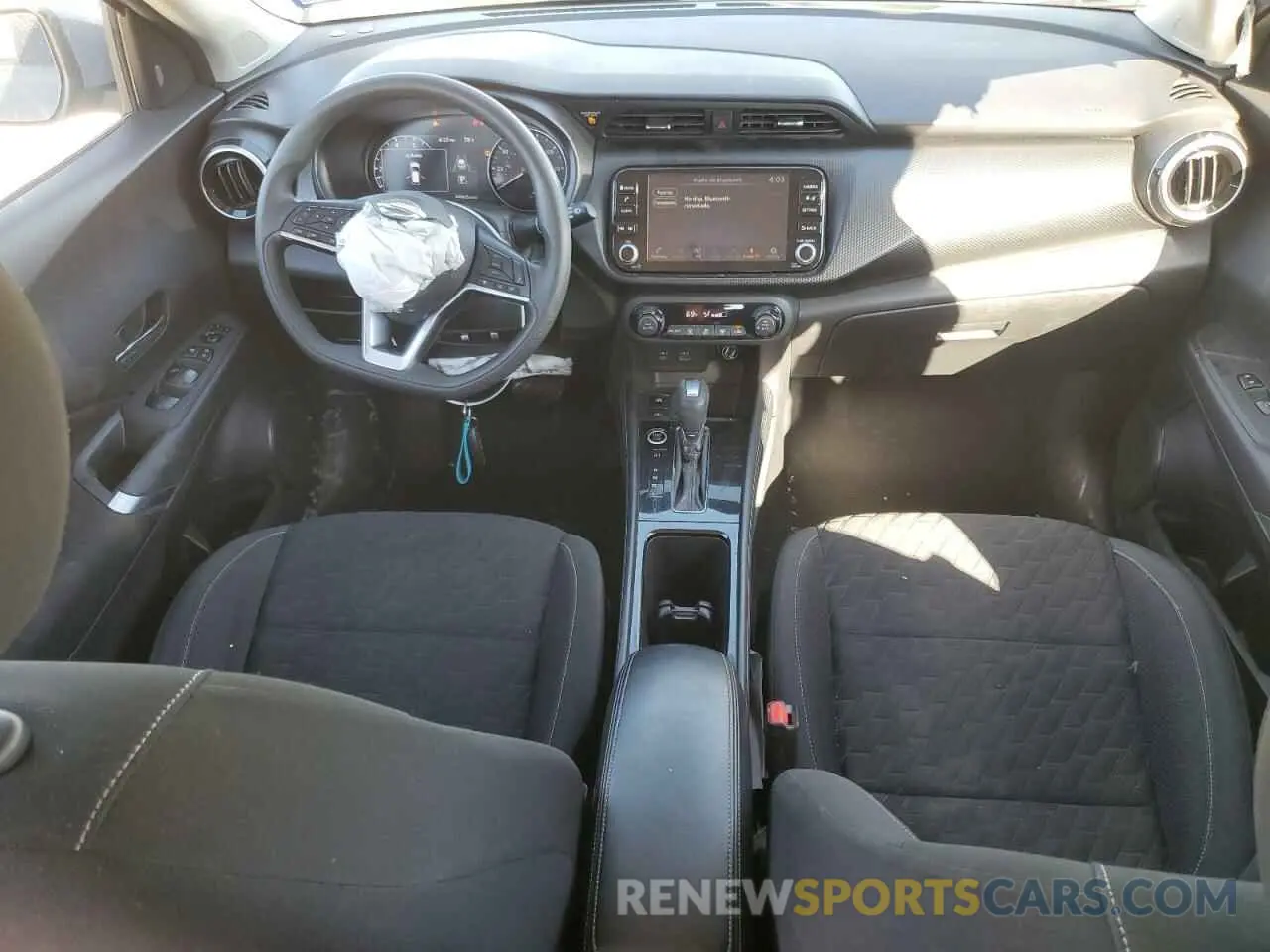 8 Photograph of a damaged car 3N1CP5CV8ML470477 NISSAN KICKS 2021