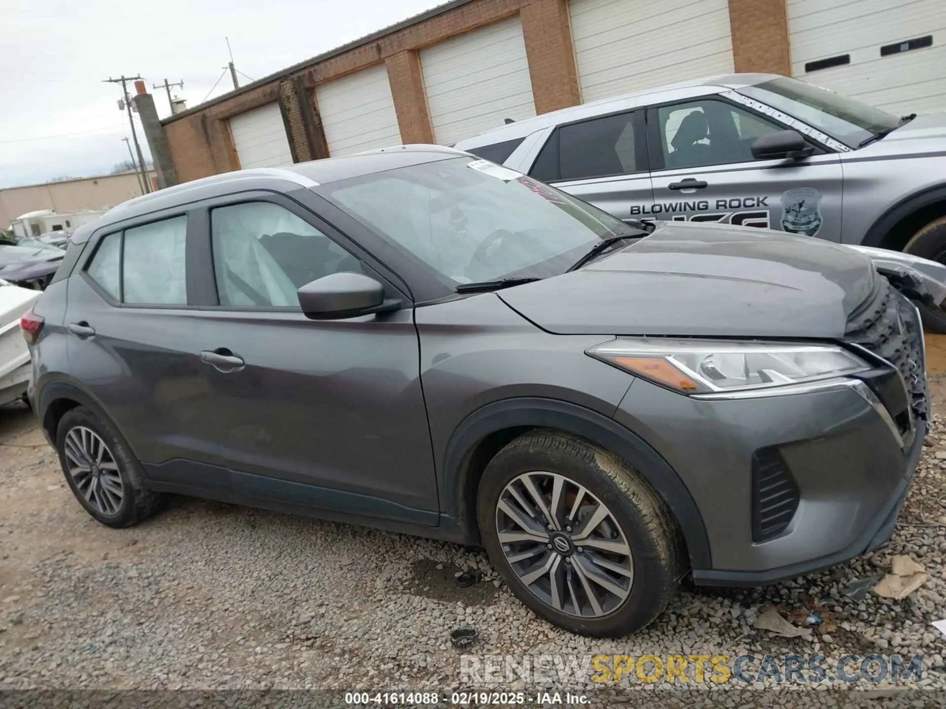13 Photograph of a damaged car 3N1CP5CV8ML471788 NISSAN KICKS 2021