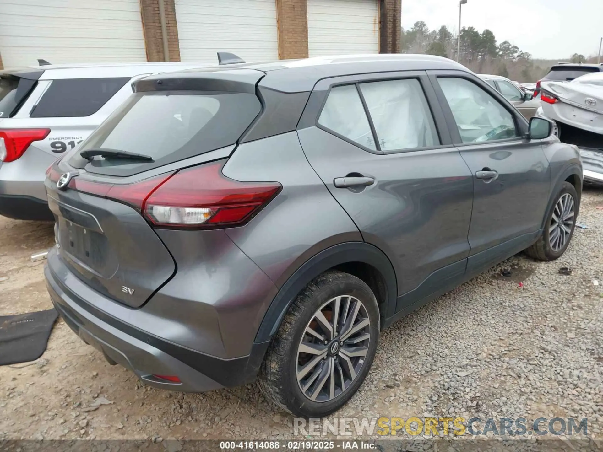 4 Photograph of a damaged car 3N1CP5CV8ML471788 NISSAN KICKS 2021