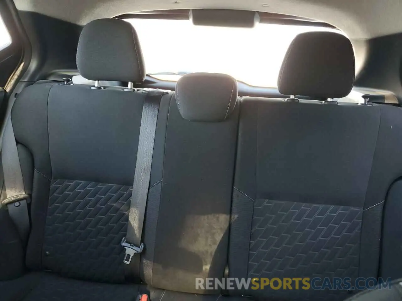 10 Photograph of a damaged car 3N1CP5CV8ML494505 NISSAN KICKS 2021