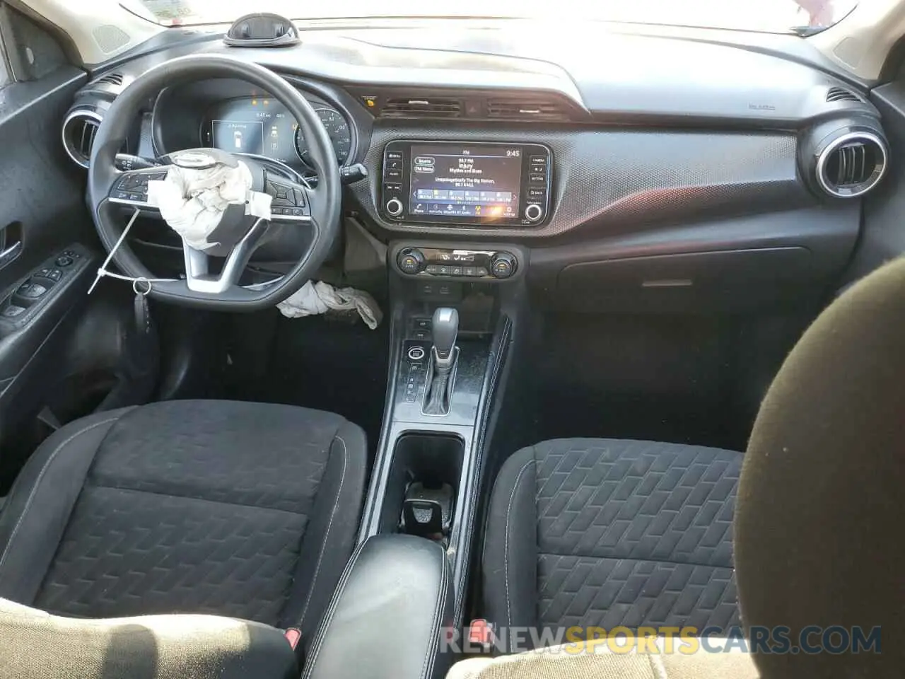8 Photograph of a damaged car 3N1CP5CV8ML494505 NISSAN KICKS 2021