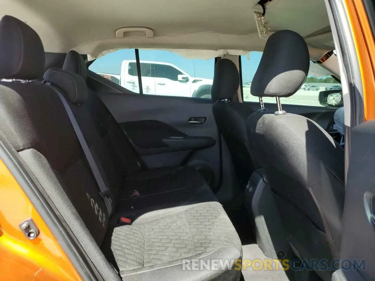 10 Photograph of a damaged car 3N1CP5CV8ML556548 NISSAN KICKS 2021