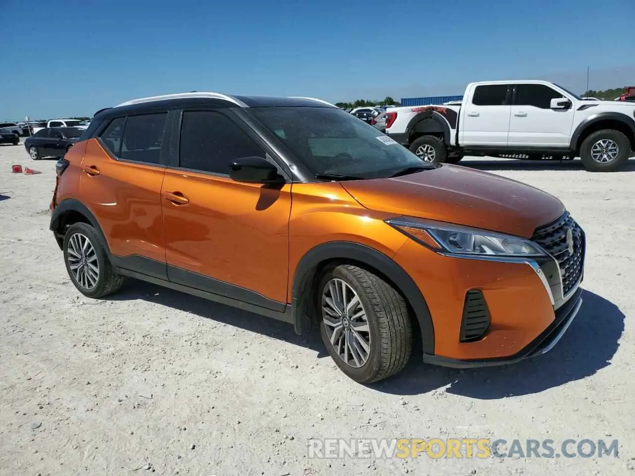 4 Photograph of a damaged car 3N1CP5CV8ML556548 NISSAN KICKS 2021