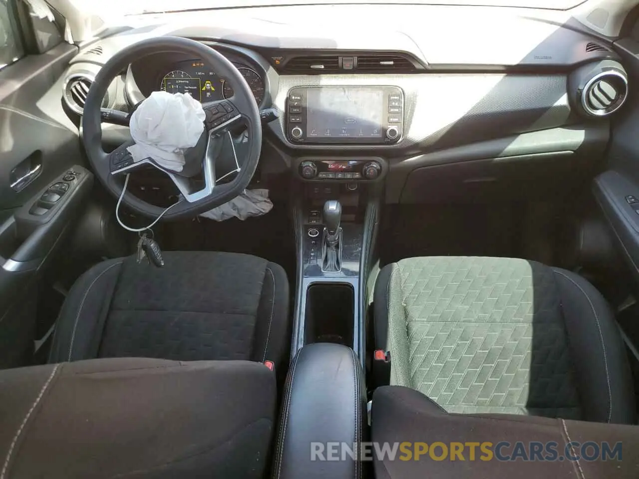 8 Photograph of a damaged car 3N1CP5CV8ML556548 NISSAN KICKS 2021