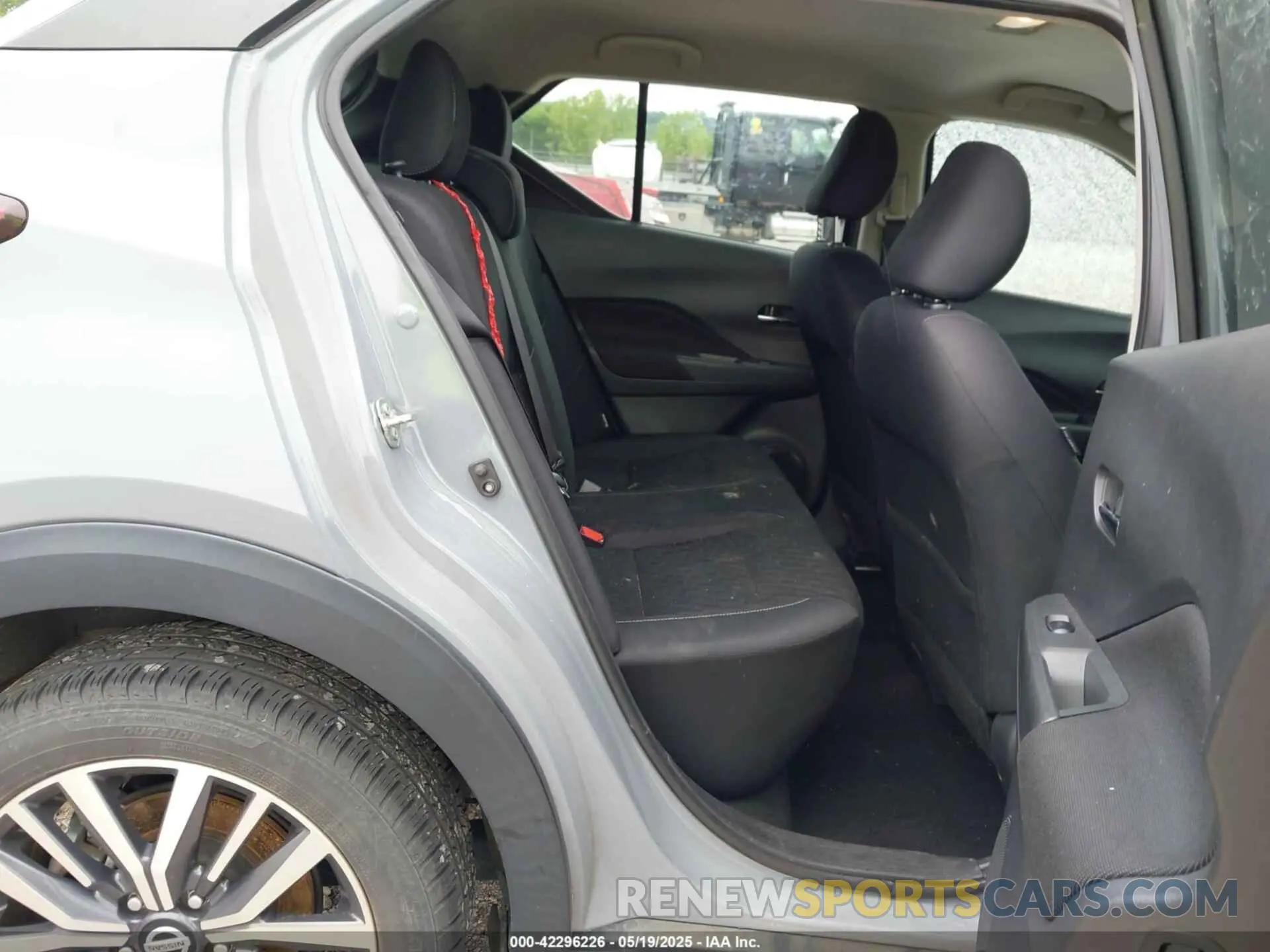 8 Photograph of a damaged car 3N1CP5CV9ML470424 NISSAN KICKS 2021
