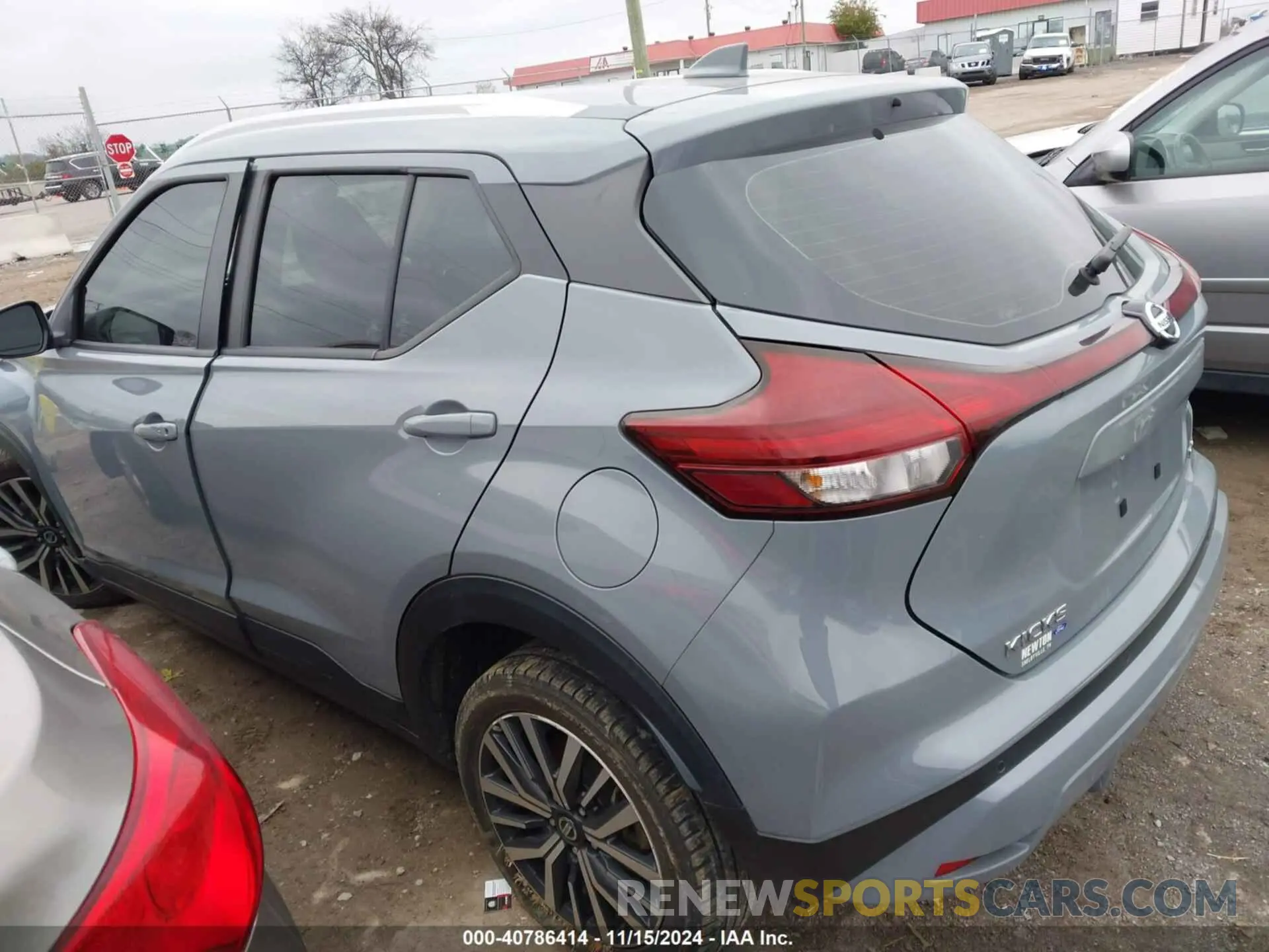 3 Photograph of a damaged car 3N1CP5CV9ML473162 NISSAN KICKS 2021