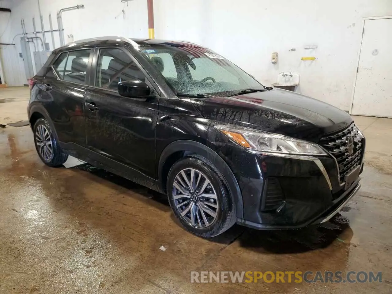 4 Photograph of a damaged car 3N1CP5CV9ML504135 NISSAN KICKS 2021