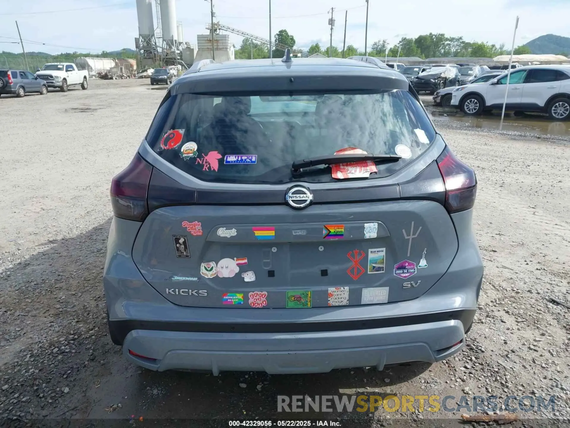 16 Photograph of a damaged car 3N1CP5CV9ML512834 NISSAN KICKS 2021