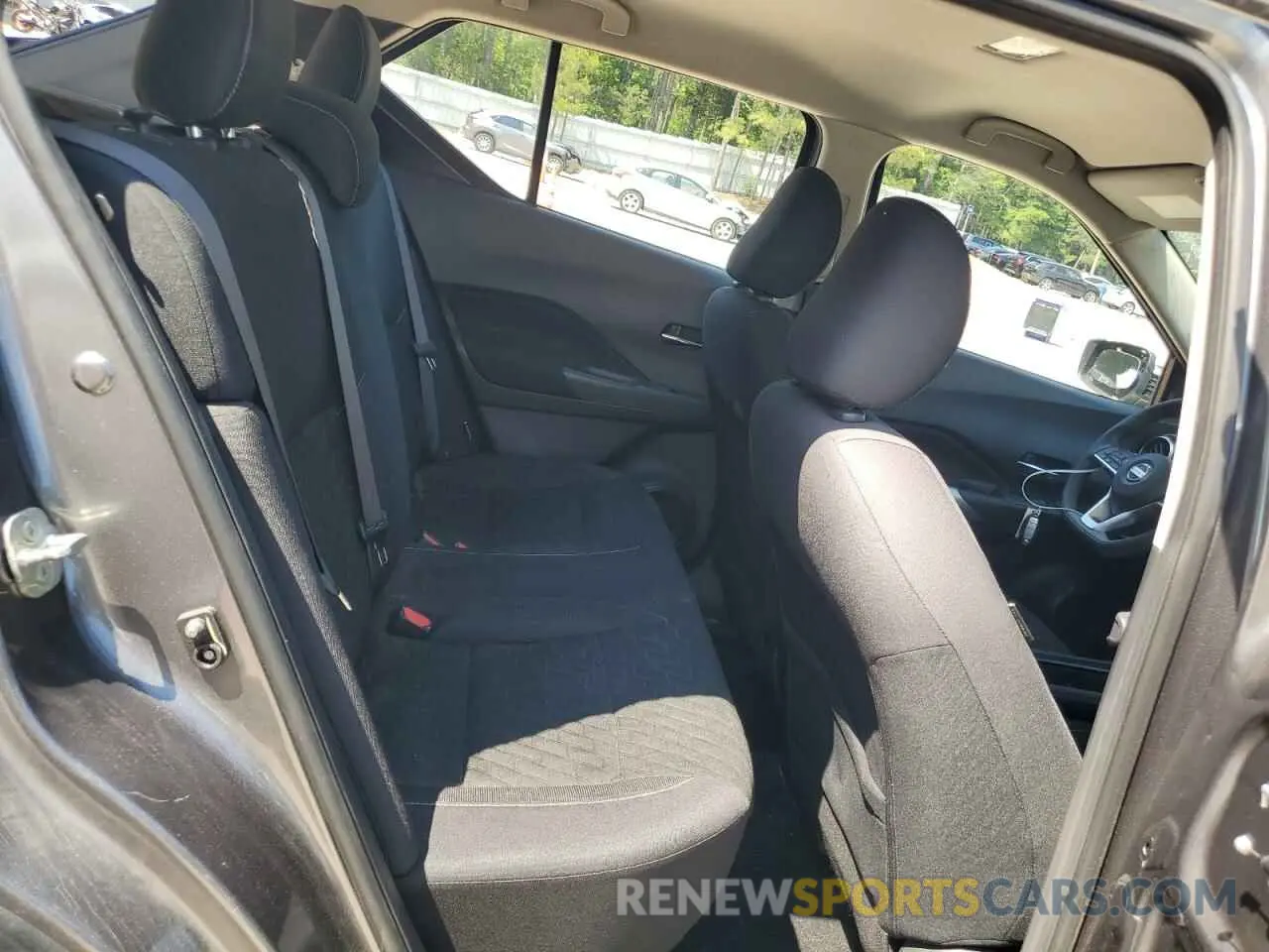 10 Photograph of a damaged car 3N1CP5CV9ML525423 NISSAN KICKS 2021