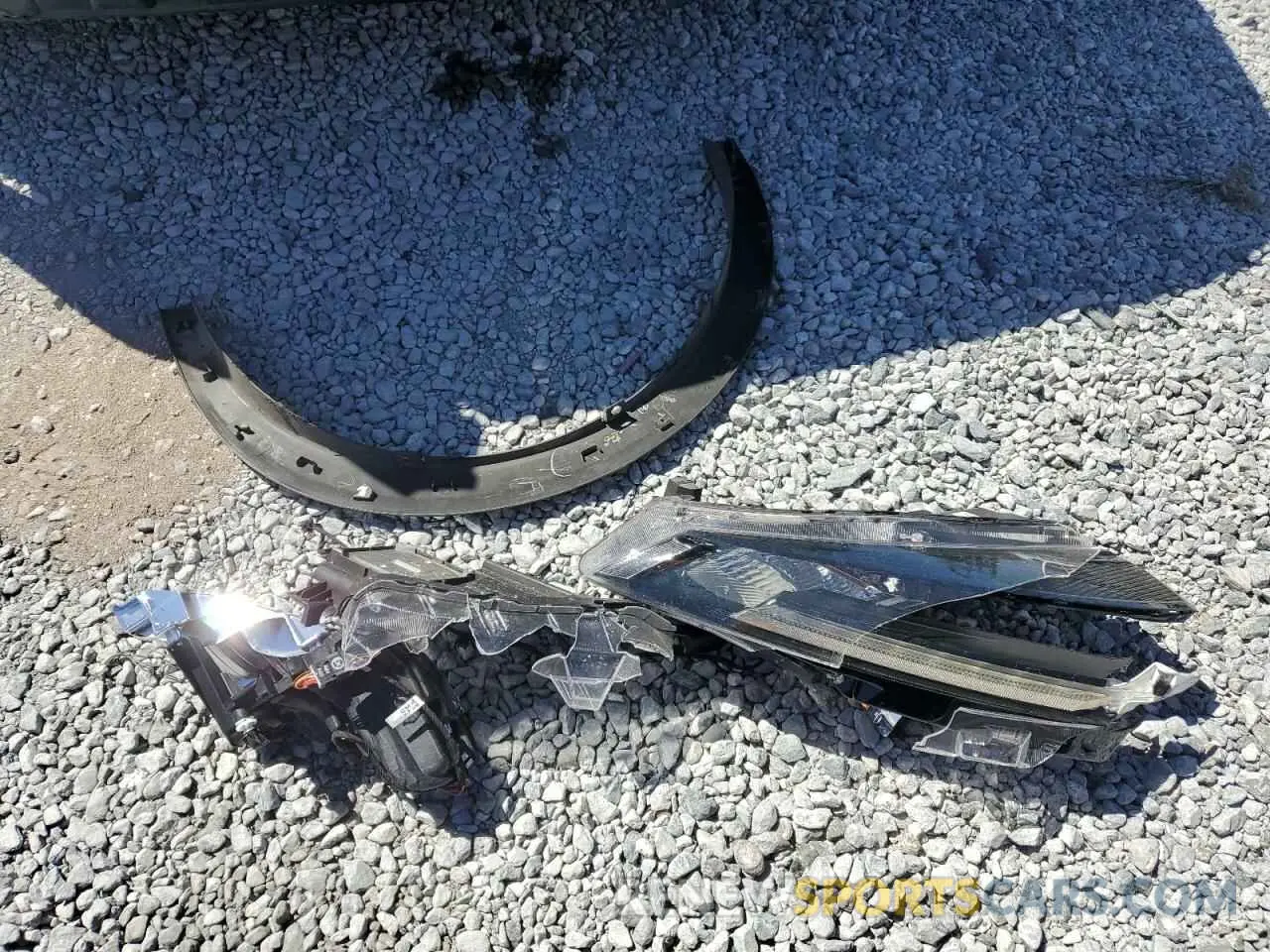 14 Photograph of a damaged car 3N1CP5DV1ML523115 NISSAN KICKS 2021