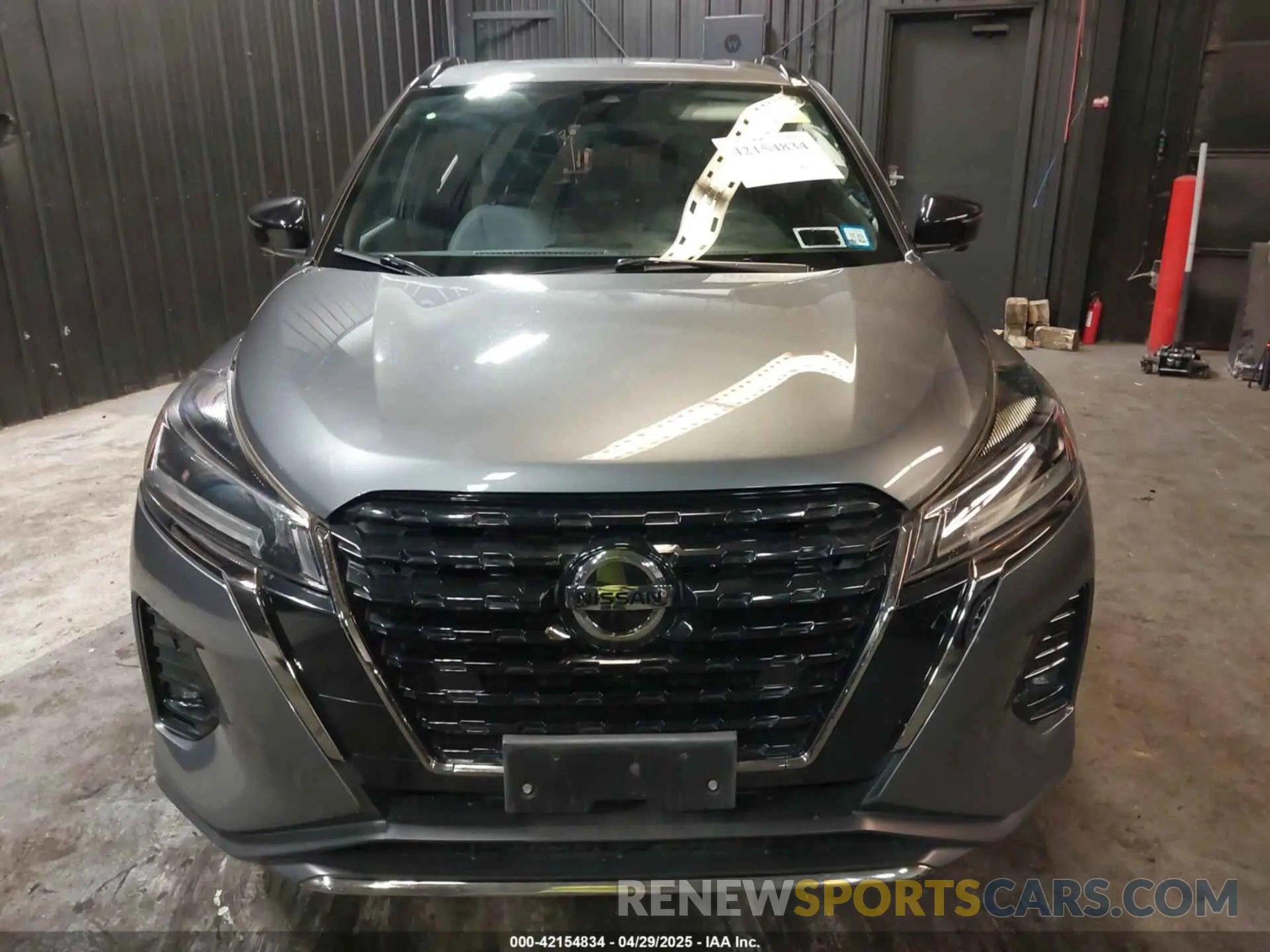 12 Photograph of a damaged car 3N1CP5DV1ML541758 NISSAN KICKS 2021