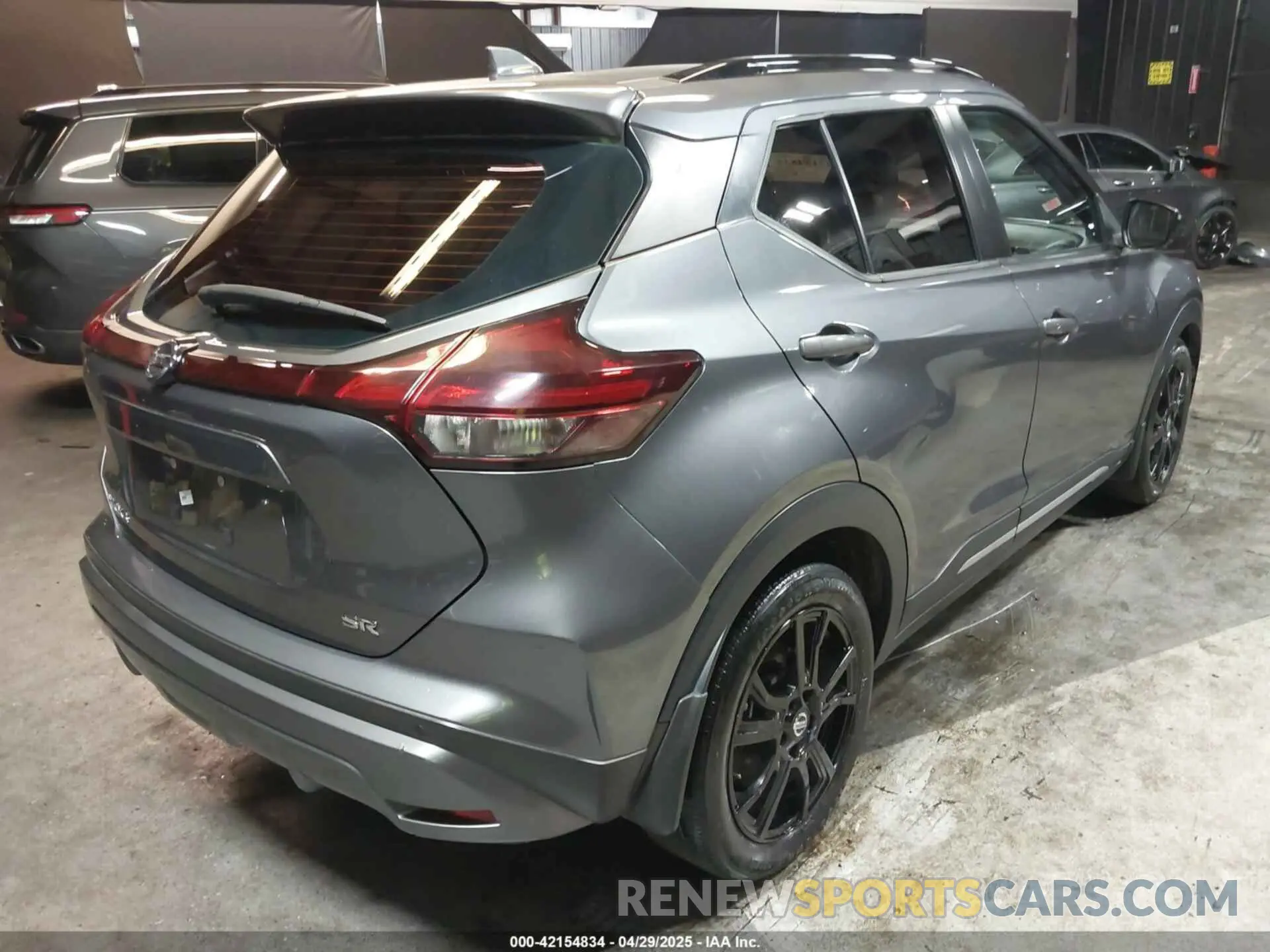 4 Photograph of a damaged car 3N1CP5DV1ML541758 NISSAN KICKS 2021