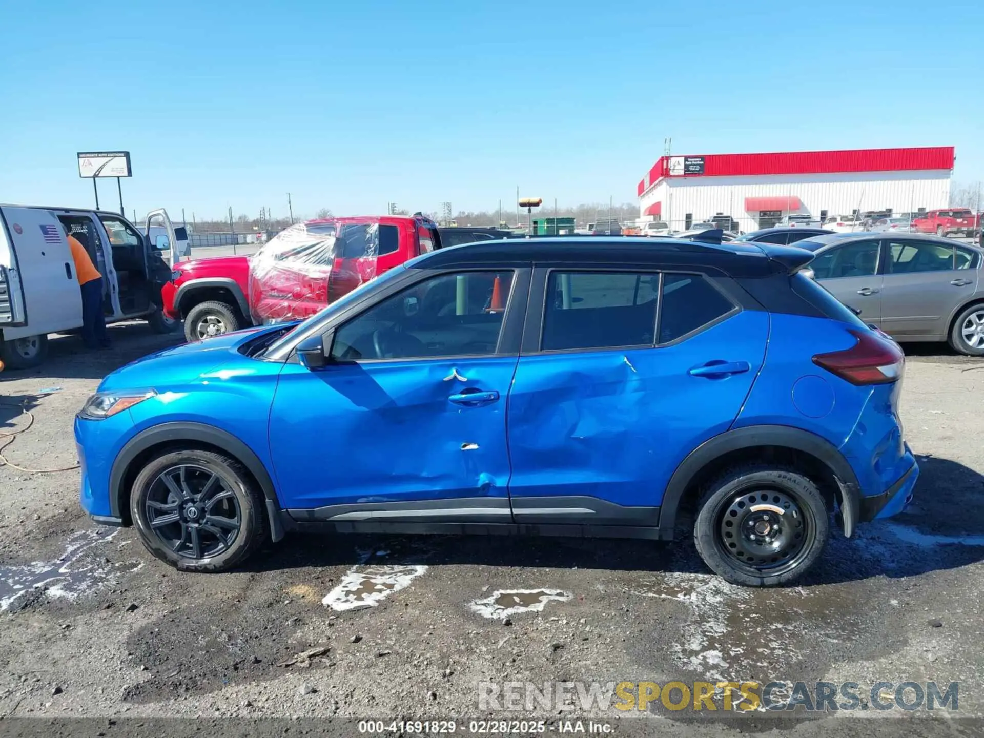 14 Photograph of a damaged car 3N1CP5DV3ML561218 NISSAN KICKS 2021