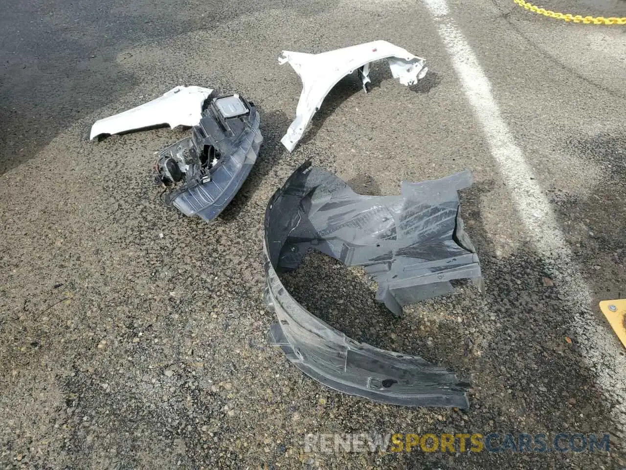 15 Photograph of a damaged car 3N1CP5DV4ML489686 NISSAN KICKS 2021