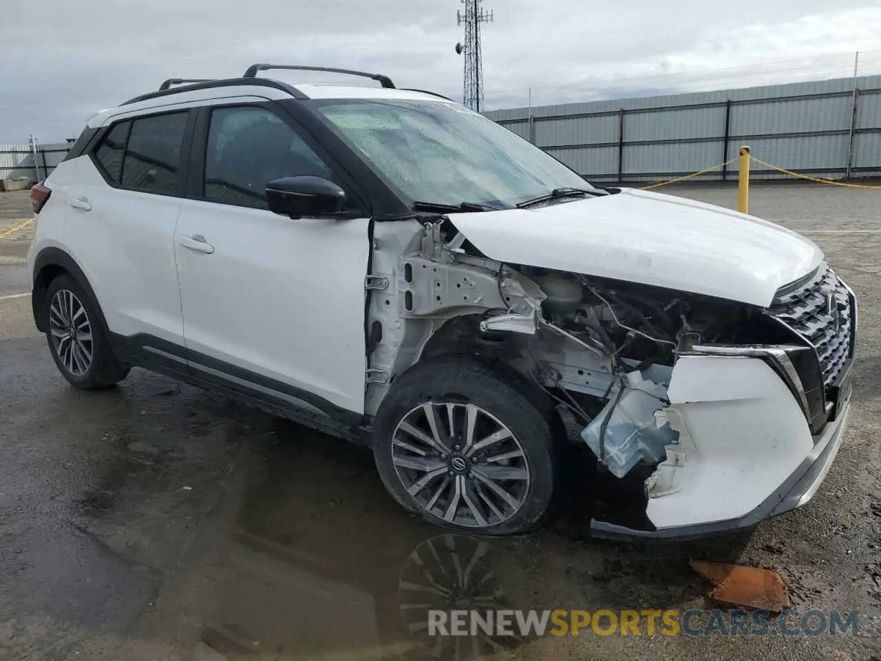 4 Photograph of a damaged car 3N1CP5DV4ML489686 NISSAN KICKS 2021
