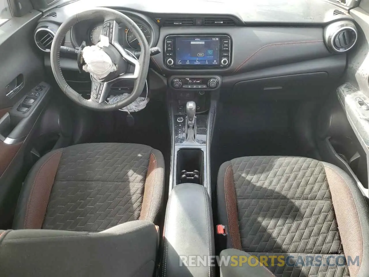 8 Photograph of a damaged car 3N1CP5DV4ML489686 NISSAN KICKS 2021